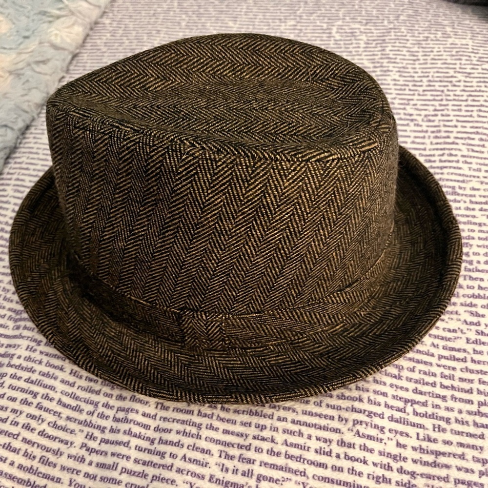 COPY - Men’s Dark Academia Jos. A Bank Tweed Hat S/M